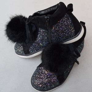 JUSTICE WM'S 6 SPARKLY ANKLE BOOTS WITH POMPOMS